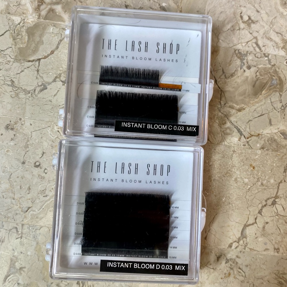 The Lash Shop Instant Bloom Professional Volume Lash Extensions